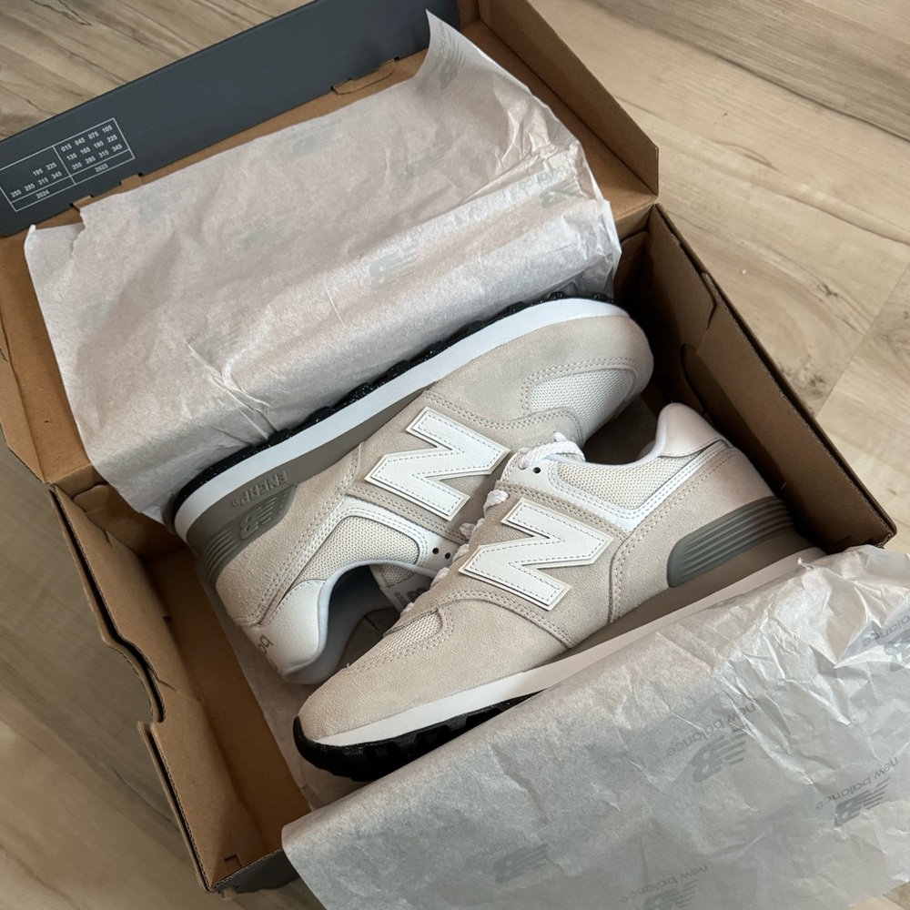 NWT New Balance 574 Core Womens 8